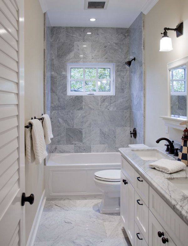 Beach style bathroom room with white and gray marble