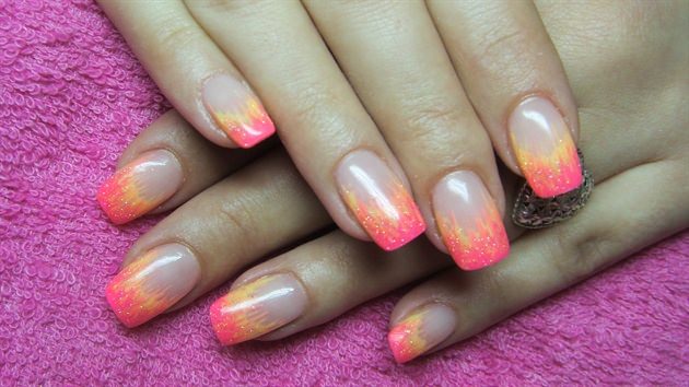 flames ? #nailsbyimeldss #acrylicnails #almondnails #flames #checkers # nails #nailsonfleek #phoenixnails #aznails #nailart #art #naildesigns #gel #dnd #