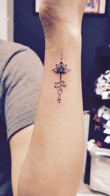 This isn't the first nor the last floral arrangement thigh tattoo ideas that you will see