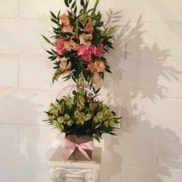 close Unique Designs Florist