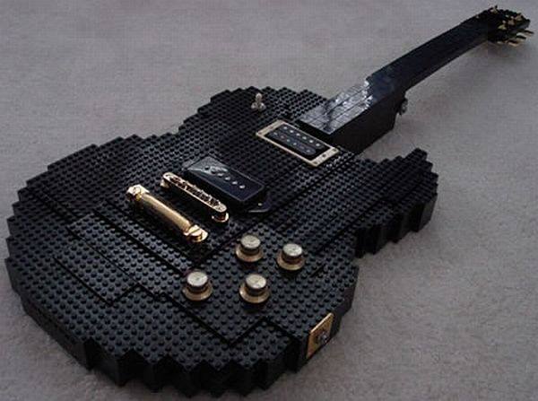 Another version of Pandora which follows the original clean singlecut guitar  design