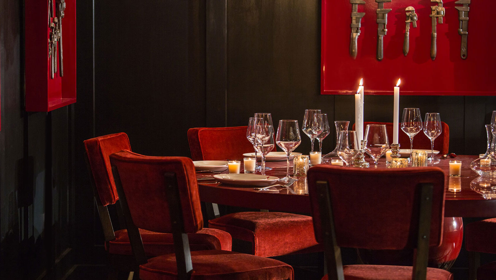 Stylish interiors, electric atmosphere and the best seafood London has to offer: book our stunning private dining space, The Cove, for your next event