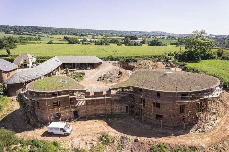 Grand Designs UK: Castle built of mud finished