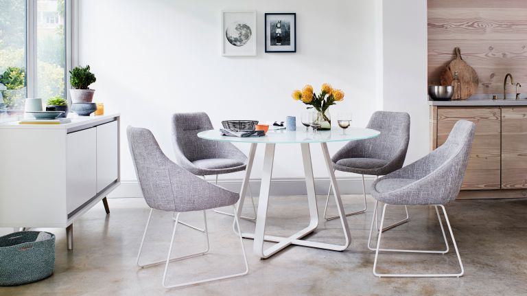 Accommodate extra dinner guests with ease by opting for an adaptable piece of furniture