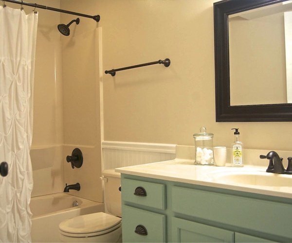 rectangular bathroom layout small