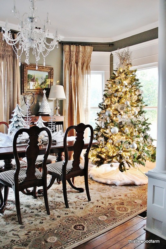 Rental – Christmas Touches in Our Dining Room